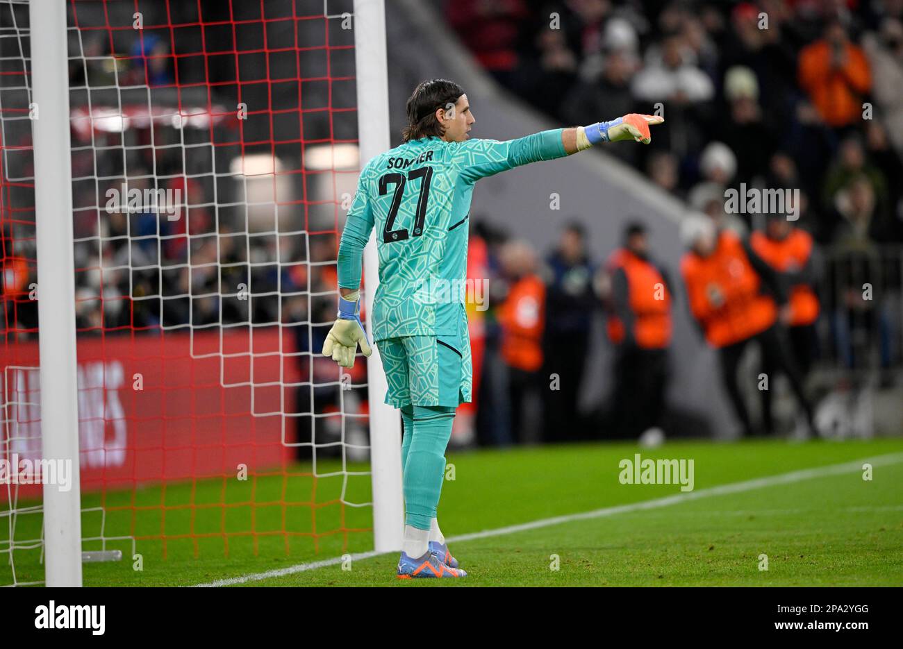 Torwart Yann Sommer FC Bayern München FCB, Gesten, CL, Champions League-Spiel, Allianz Arena, München, Bayern, Deutschland Stockfoto