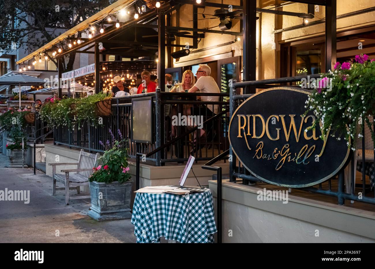 Das beliebte Ridgeway Bar & Grill, Naples, Florida, USA. Stockfoto