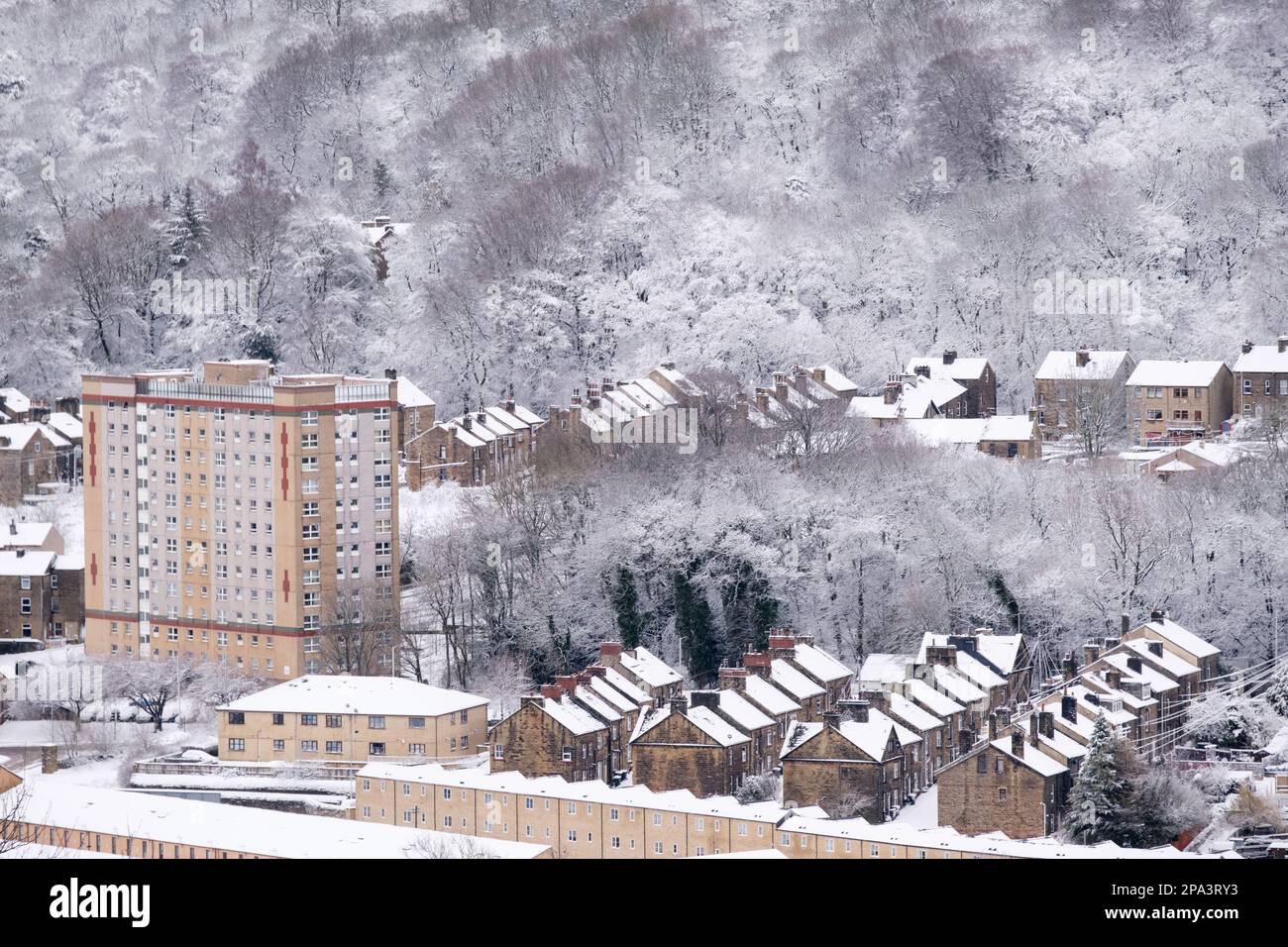 Keighley, West Yorkshire, Großbritannien. Wetter in Großbritannien. Schneeszene entlang des Worth Valley. Stockfoto