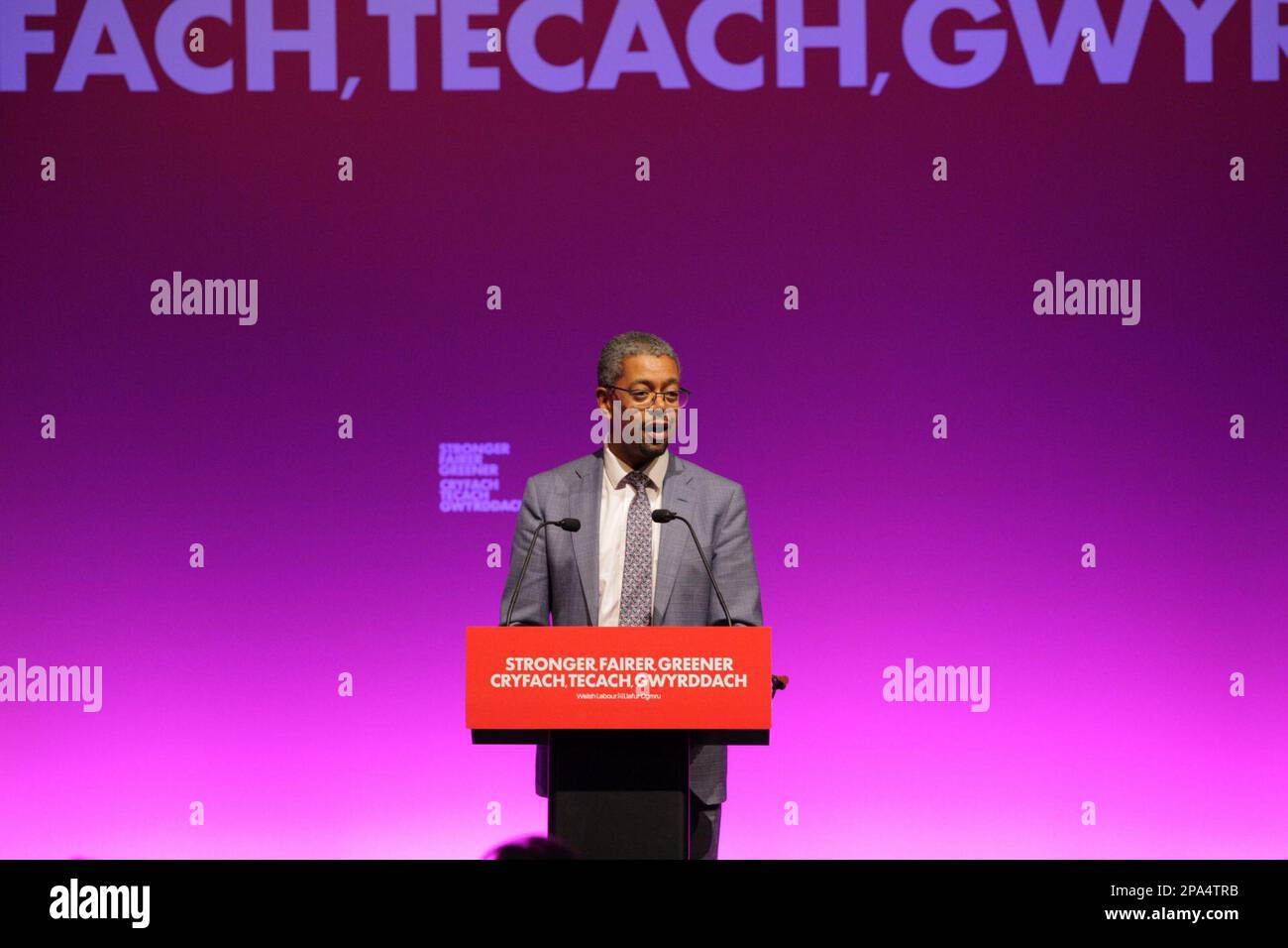 Vaughan Gething MS, Wirtschaftsminister, hält eine Rede vor der Welsh Labour Conference, Veranstaltungsort Cymru, Llandudno, Wales, 11. März 2023 Stockfoto