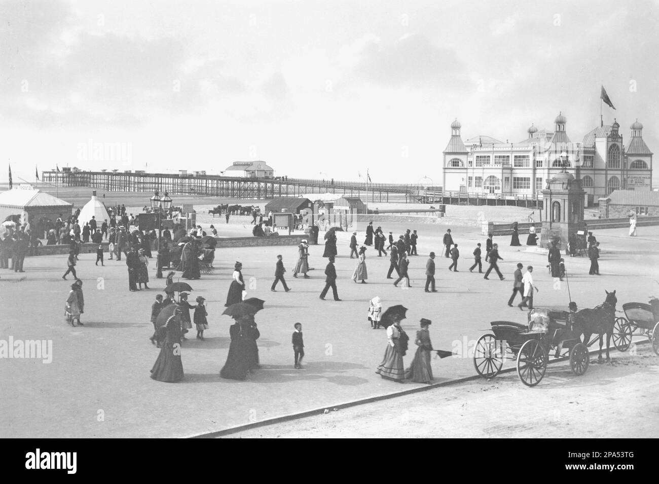 Francis Bedford - Pavillion und Pier in Rhyl - 1870 Stockfoto