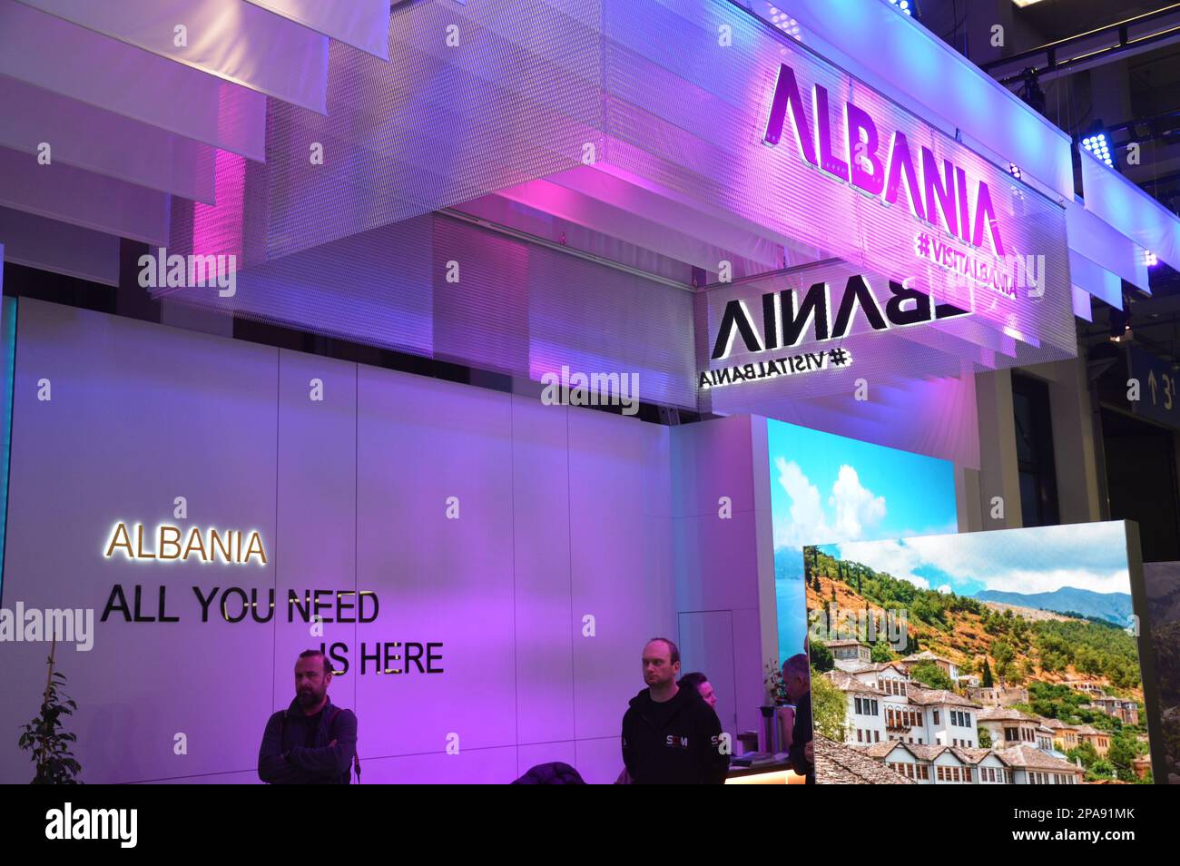 Mirela kumbaro Fotos und Bildmaterial in hoher Auflösung Alamy