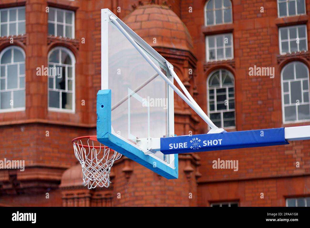 Sure Shot Basketballkorb in Cardiff Bay Stockfoto