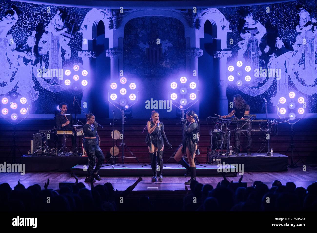 Tanxugueiras tritt am 10. März 2023 in Palau de la Música, Barcelona auf. Fotograf: Ale Espaliat Stockfoto