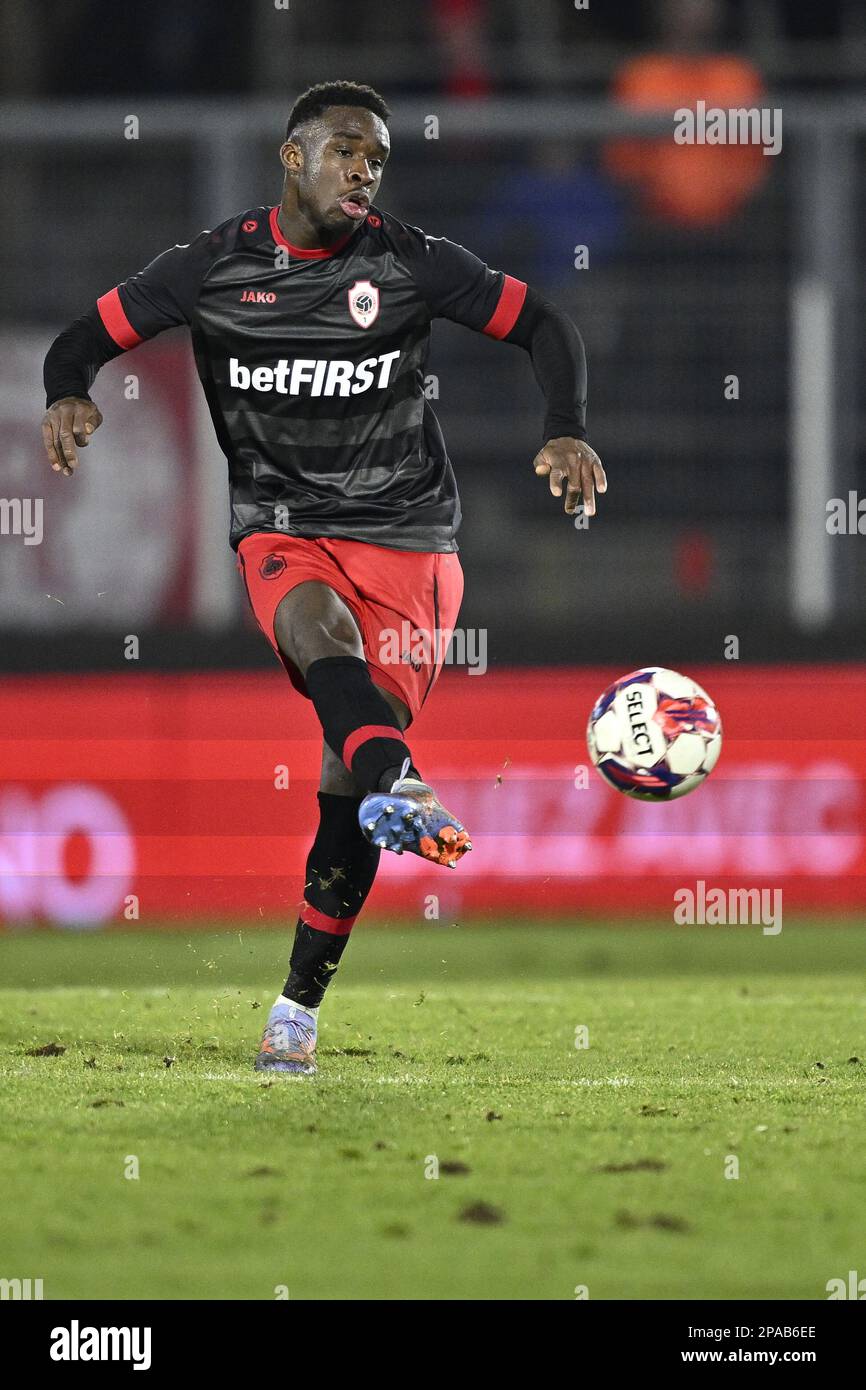 Mandela Keita aus Antwerpen wurde während eines Fußballspiels zwischen dem RFC Seraing und dem Royal Antwerpen FC RAFC am Samstag, den 11. März 2023 in Seraing, am 29. Tag der ersten Division der belgischen Meisterschaft „Jupiler Pro League“ von 2022-2023 in Aktion gezeigt. BELGA FOTO JOHAN EYCKENS Stockfoto