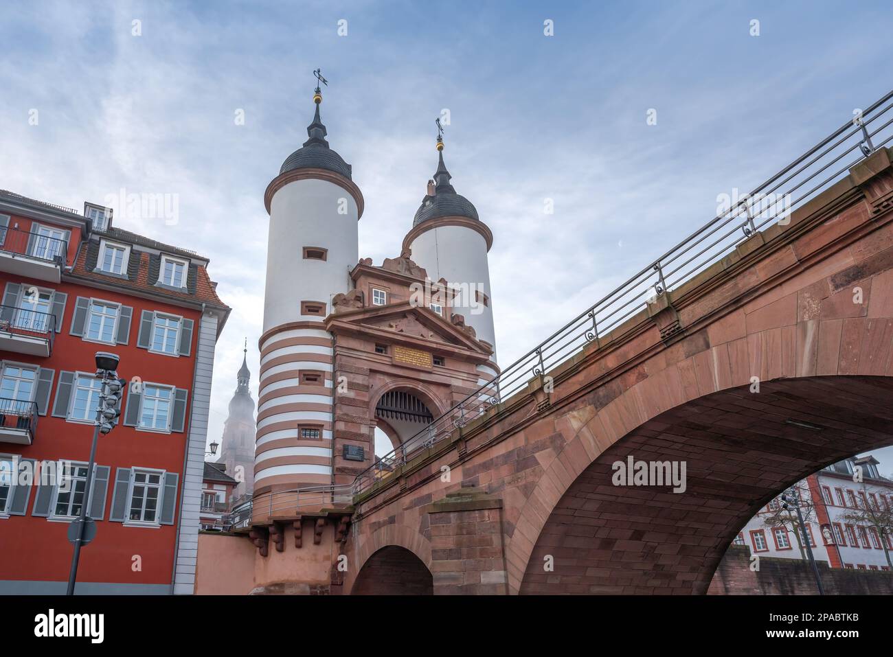 Bruckentor (Brückentor) und Alte Brücke (Alte Brucke) - Heidelberg, Deutschland Stockfoto