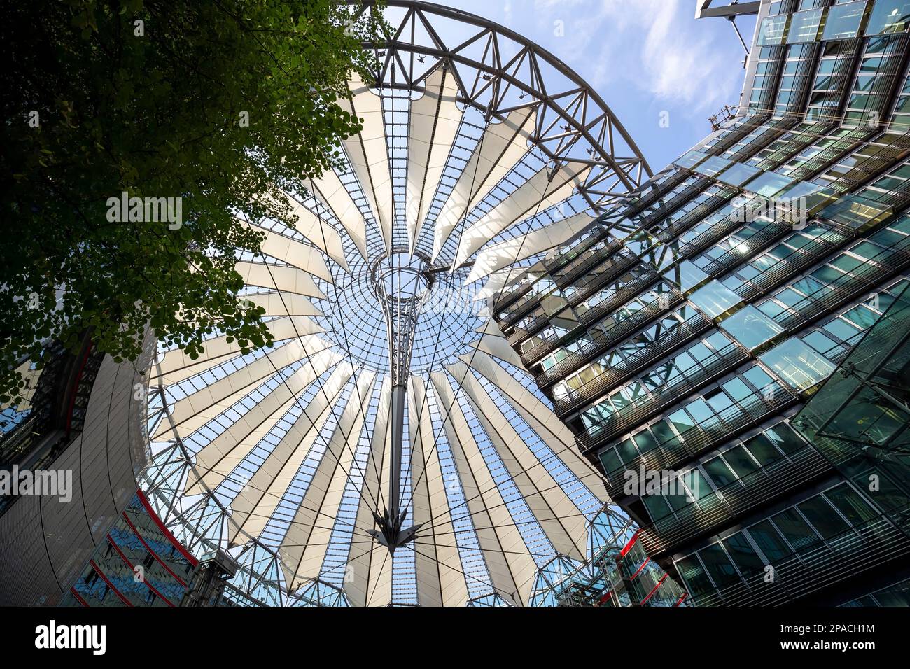 Die moderne Architektur des Sony Centers in Berlin Stockfoto