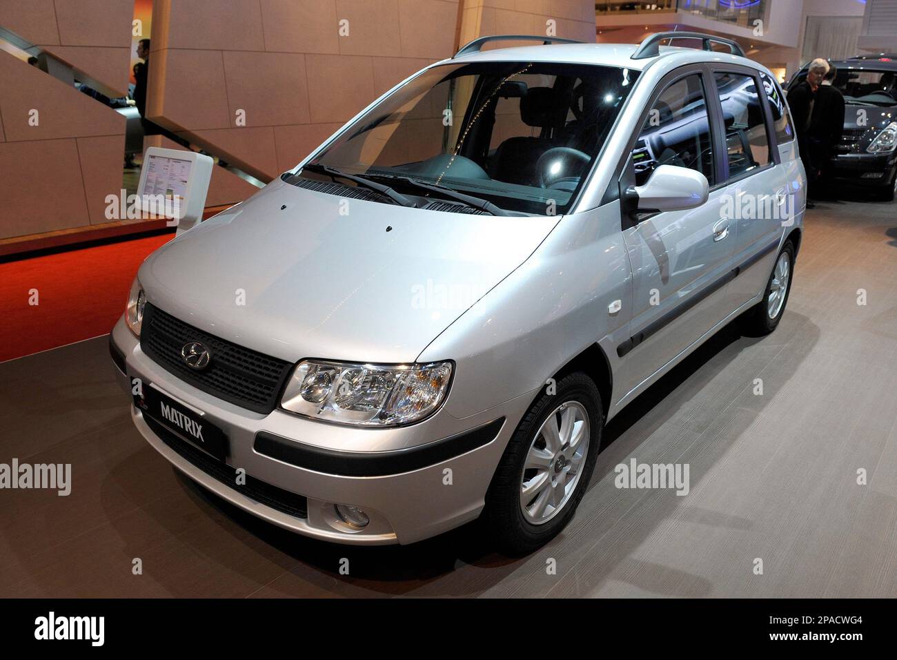 The Hyundai Matrix is shown during the opening day of the 78th Geneva International Motor Show, Thursday, March 6, 2008, in Geneva, Switzerland. The Motor Show will open its gates to public from 6 to 16 March, presenting over 1000 brands with more than 130 world and European firsts in the sector saloon alone. (AP Photo/Keystone, Dominic Favre) Stockfoto