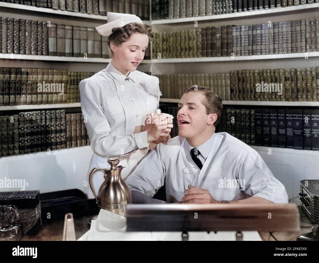 Jane Wyatt, Dana Andrews, am Set des Films, "No Minor Vice", MGM, 1948 Stockfoto