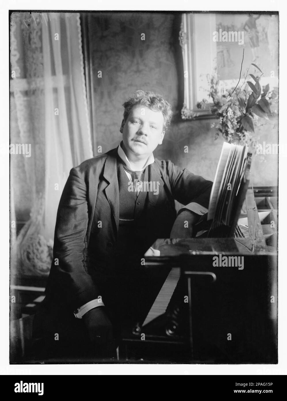 1909 , 16 . november , New York , USA : der österreichisch-tschechische Opernsänger Tenore LEO SLEZAK ( 1873 - 1946 ) . Ab 1901 war er ständiges Mitglied des Ensembles der Wiener Oper und begann eine riesige weltweite Karriere. 1909 schloss er einen 3-Jahres-Vertrag an der Metropolitan Opera in New York City ab. Dort hatte er großen Erfolg als Sänger von Wagner und Verdi. Er war der berühmteste Otello seiner Zeit und spielte die Rolle in der Metropolitan Opera mit Arturo Toscanini Dirigent. 1932 begann Slezak, im deutschen Kino zu spielen. Dort spielte er humorvolle Rollen, aber meistens sang er. Ein paar von diesen Mo Stockfoto