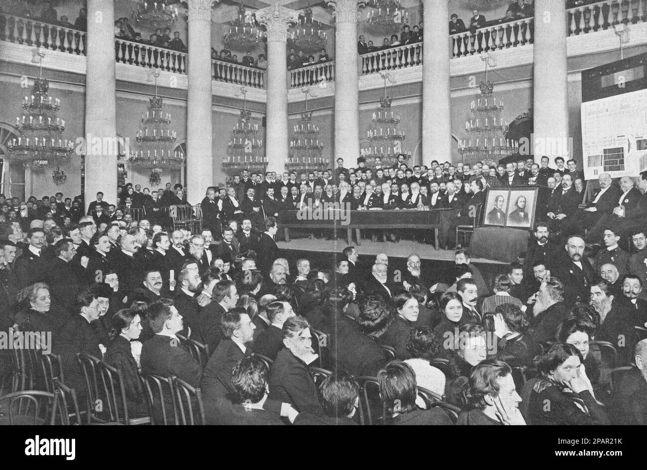 Eröffnung des Kongresses der Naturforscher und Ärzte in Moskau am 27. Dezember 1910. Am Tisch des Vorsitzenden: 1) D.N. Anuchin, 2) I.P. Pavlov, 3) I.I. Borgman. Foto von 1910. Stockfoto