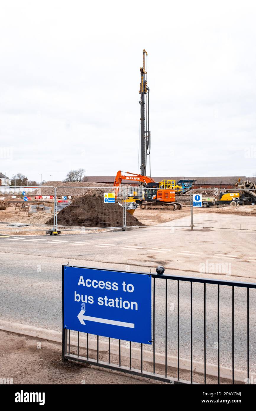 Bau des neuen Busbahnhofs und des mehrstöckigen Parkplatzes als Teil des Royal Arcade Scheme im Stadtzentrum von Crewe Cheshire UK Stockfoto