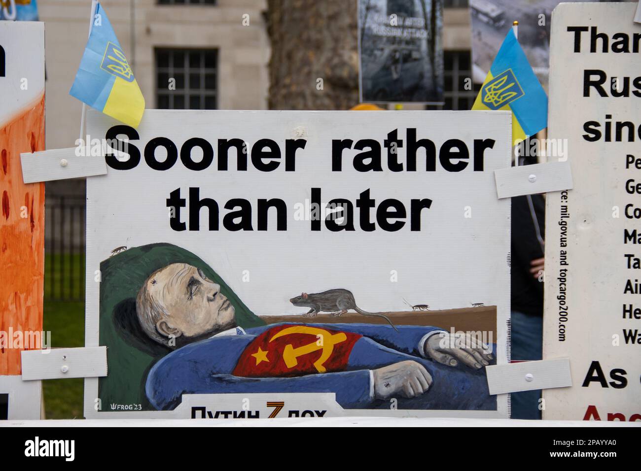 London, Vereinigtes Königreich - 11. März 2023: Dutzende von Ukrainern und Briten versammelten sich in einem Protest und forderten die britische Regierung auf, die Ukrainer mit mehr Waffen und Waffen zu unterstützen. Kredit: Sinai Noor/Alamy Live News Stockfoto