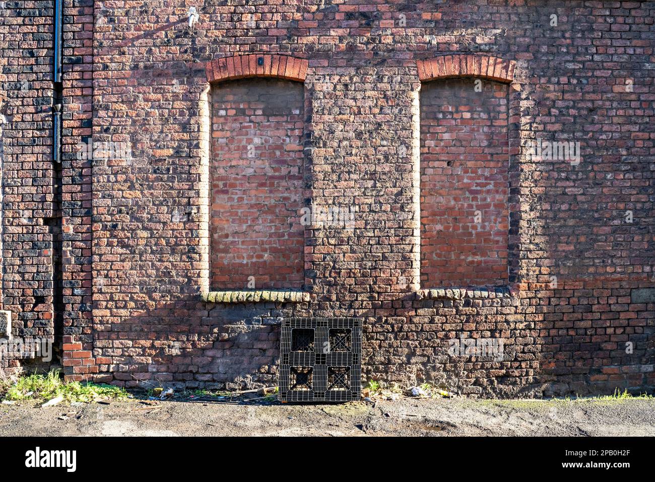 Die Fenster von Warehouse, Liverpool Dockland Stockfoto