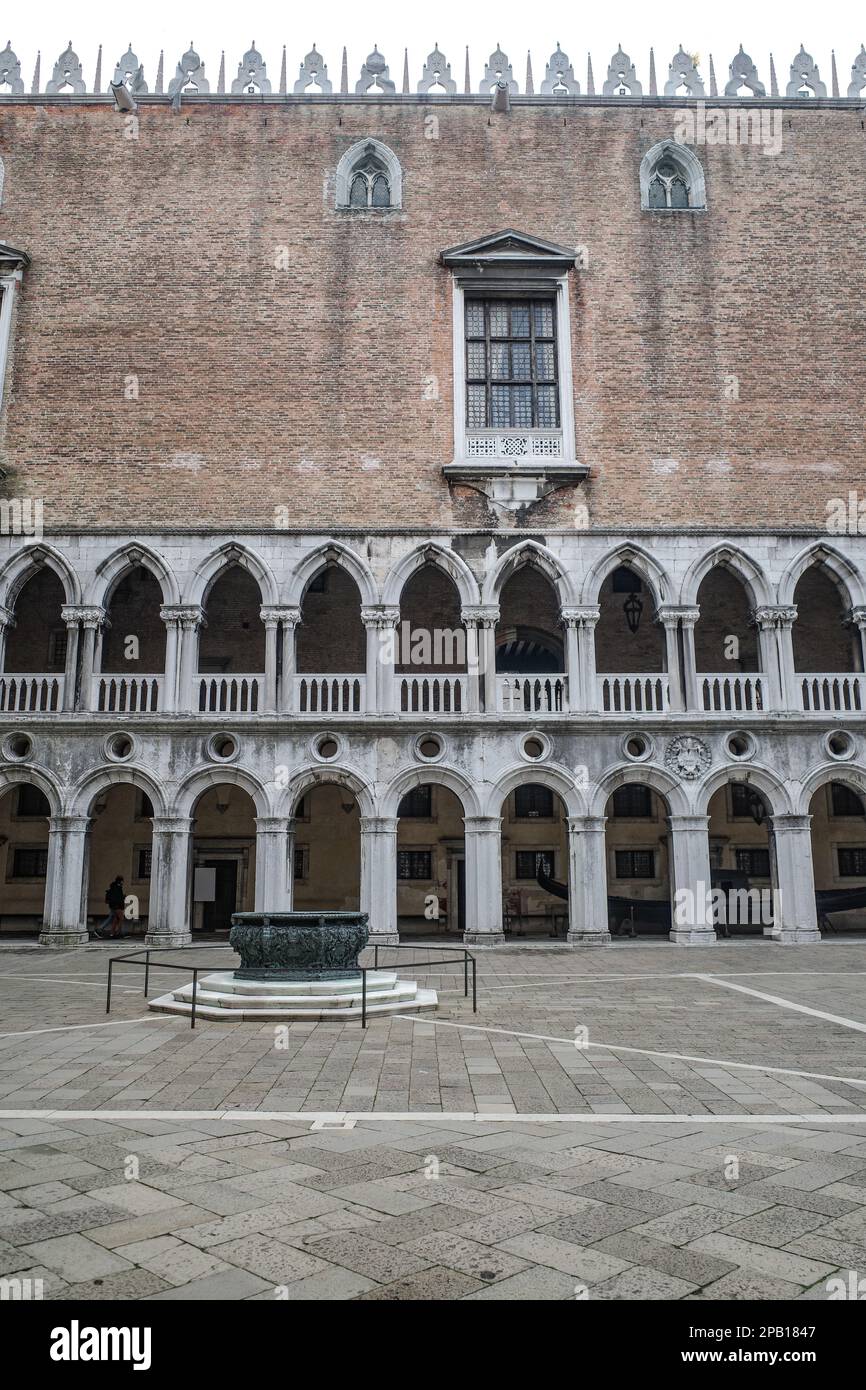 Venedig, Italien - 15. November 2022: Innenwände des Dogenpalastes, Palazzo Ducale Stockfoto