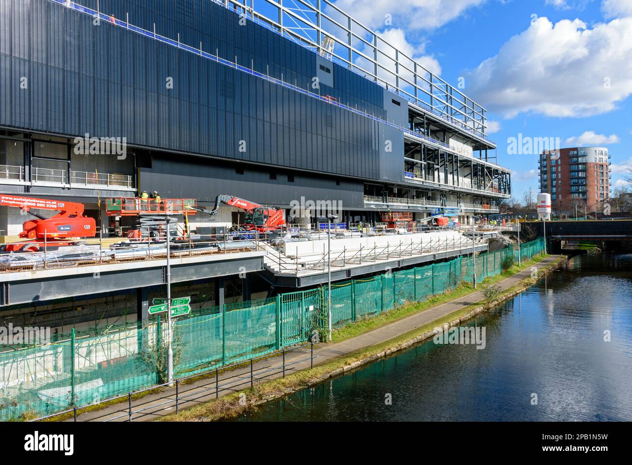 Co-op Live Arena (im Bau) am Ashton Canal, neben dem Etihad Stadium, Manchester, England, Großbritannien Stockfoto