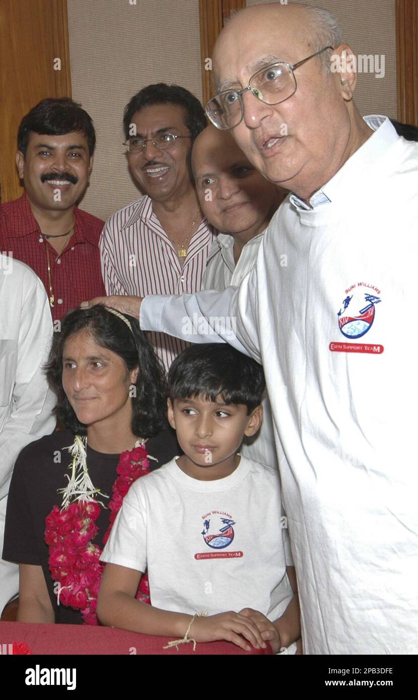 Deepak Pandya, right, father of American Astronaut Sunita Williams ...