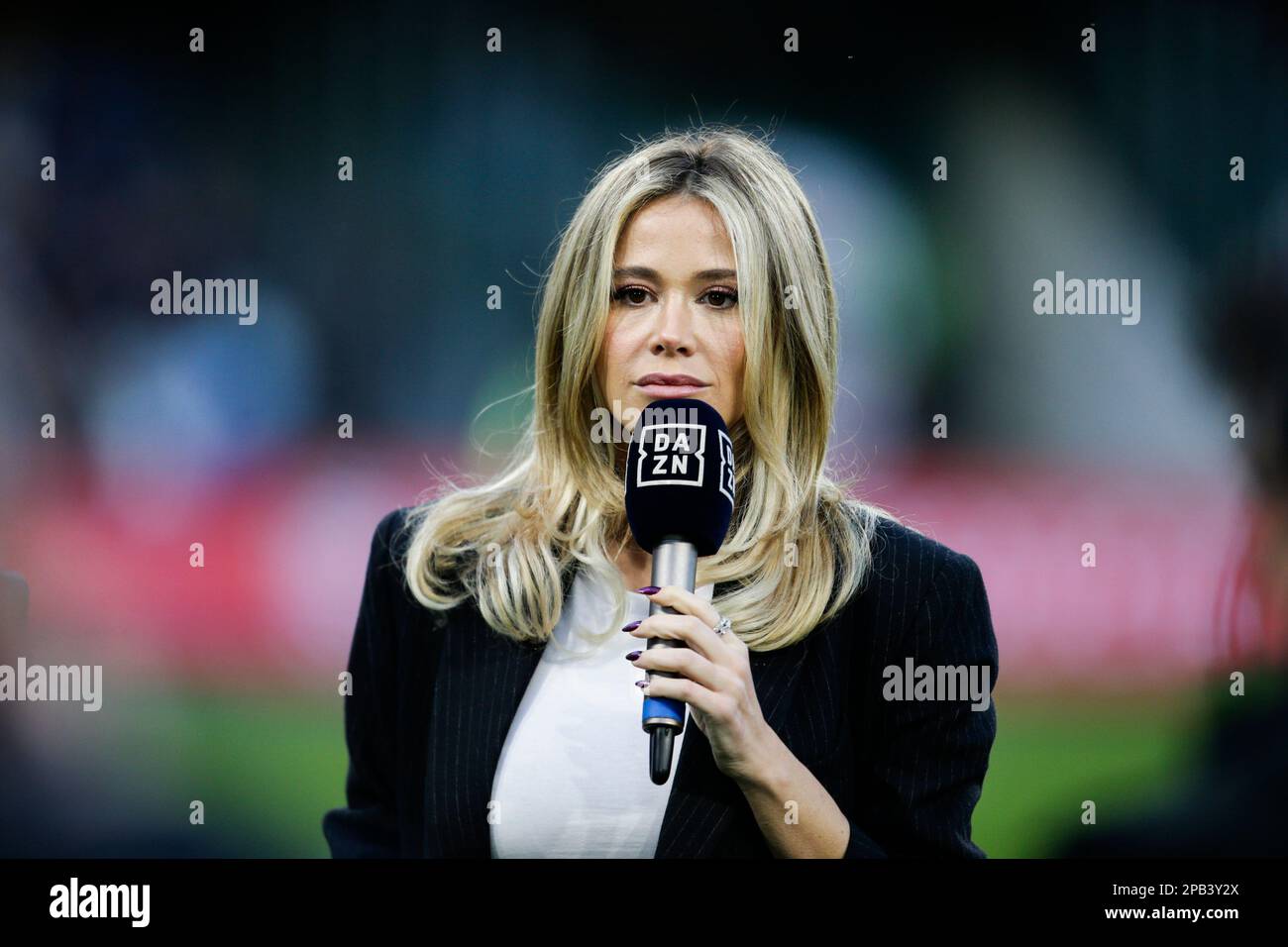 Diletta Leotta TV-Moderatorin für DAZN vor der Serie A Fußballspiel zwischen SSC Napoli und Atalanta im Diego Armando Maradona Stadium in Neapel, Süditalien, am 11. März 2023. Stockfoto