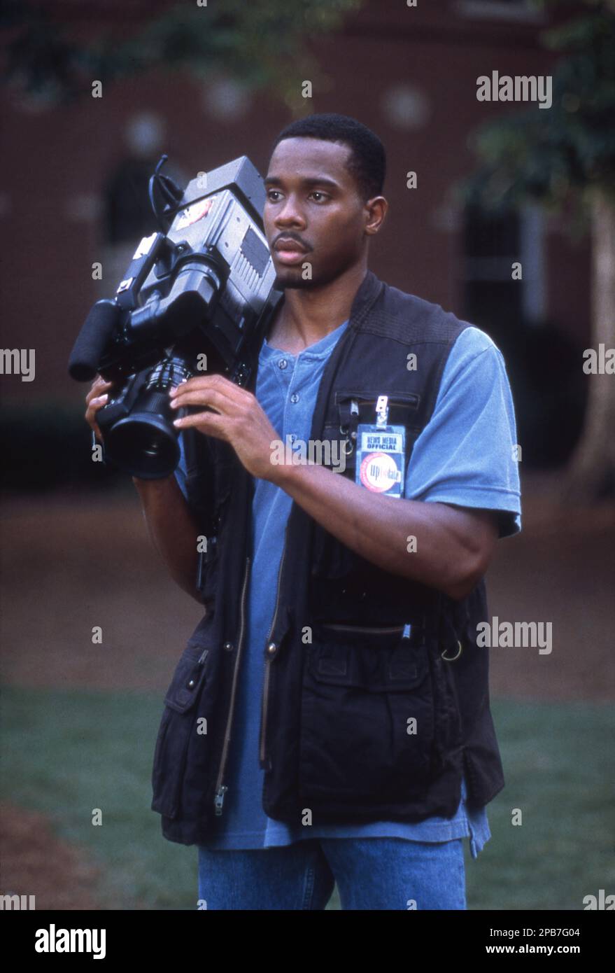 DUANE MARTIN in SCREAM 2 (1997) Regisseur WES CRAVEN Autor Kevin Williamson Musik Marco Beltrami Kostümdesign Kathleen Detoro Dimension Films / Konrad Pictures / Craven - Maddalena Films / Miramax / Maven Entertainment Stockfoto