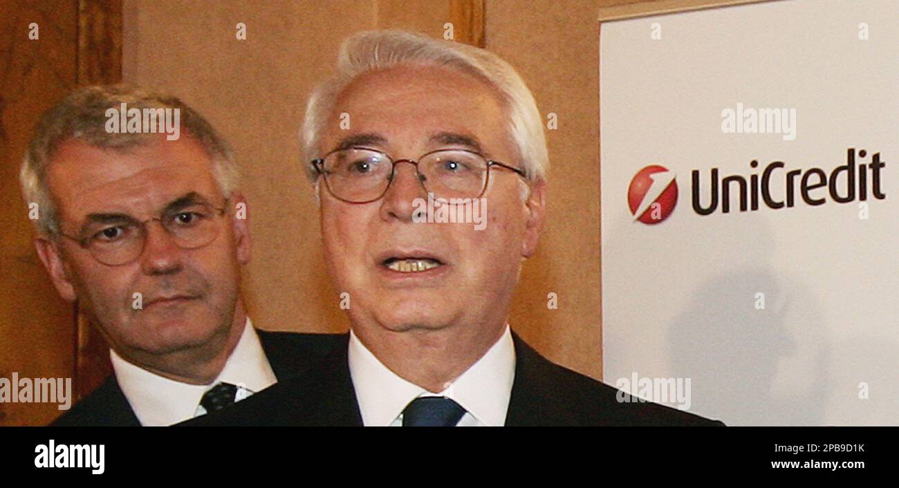 **FILE** Capitalia Chairman Cesare Geronzi, right, and Unicredit Chief Executive Alessandro Profumo brush hands arrive at a press conference in Rome, in this Sunday May 20, 2007 file photo. (AP Photo/Plinio Lepri, file) Stockfoto