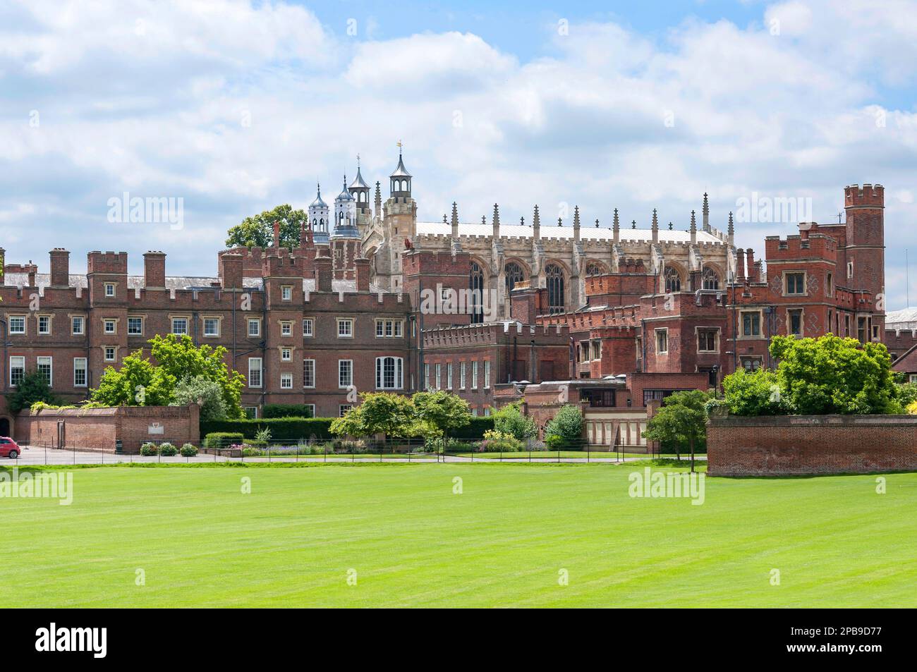 Eton College zeigt Gründe und Schule Kapelle, Eton, Berkshire, England, Vereinigtes Königreich Stockfoto