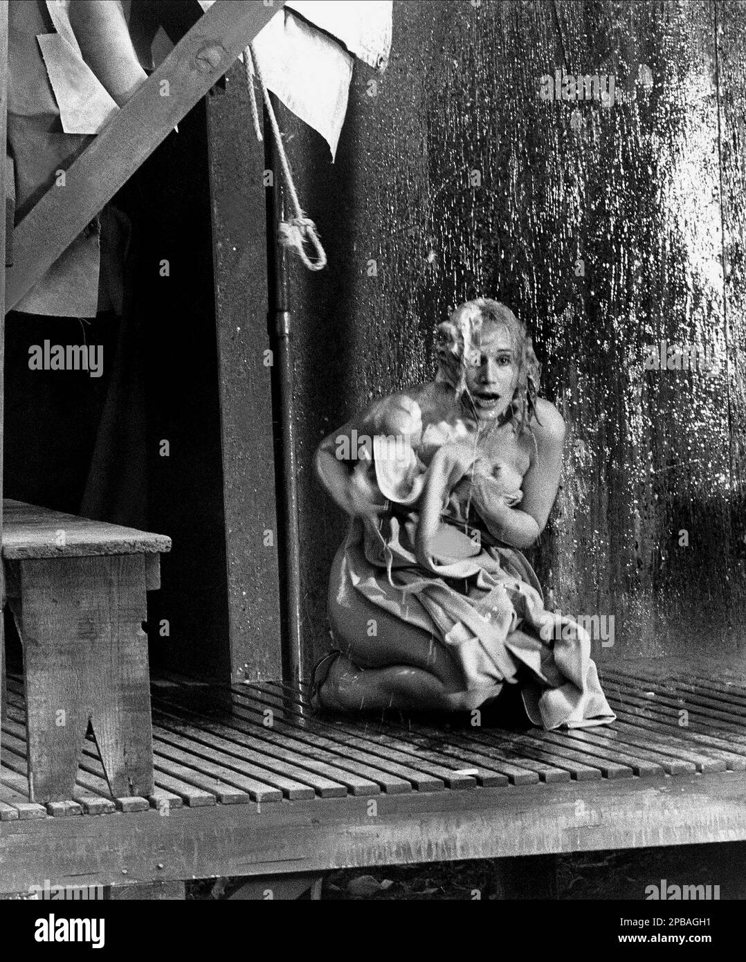 Sally Kellerman Film: Mash; M*A*S*H (USA 1970) Charaktere: Maj. Margaret 'Hot Lips' O'Houlihan Regie: Robert Altman 25 January 1970 **WARNUNG** Dieses Foto ist nur für den redaktionellen Gebrauch bestimmt und unterliegt dem Copyright von 20. CENTURY FOX und/oder des Fotografen, der von der Film- oder Produktionsfirma beauftragt wurde, und kann nur durch Publikationen im Zusammenhang mit der Bewerbung des oben genannten Films reproduziert werden. Eine obligatorische Gutschrift an 20. CENTURY FOX ist erforderlich. Der Fotograf sollte auch bei Bekanntwerden des Fotos gutgeschrieben werden. Ohne schriftliche Genehmigung der Film Company kann keine kommerzielle Nutzung gewährt werden. Stockfoto