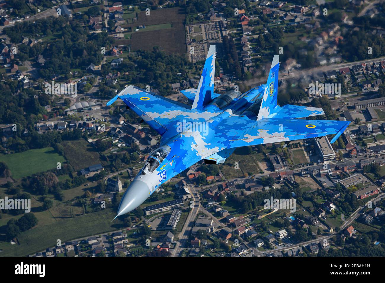 Jäger Jet Sukhoi Su-27 Flanker 39 Blau der Ukraine Air Force fliegt über Belgien. Stockfoto