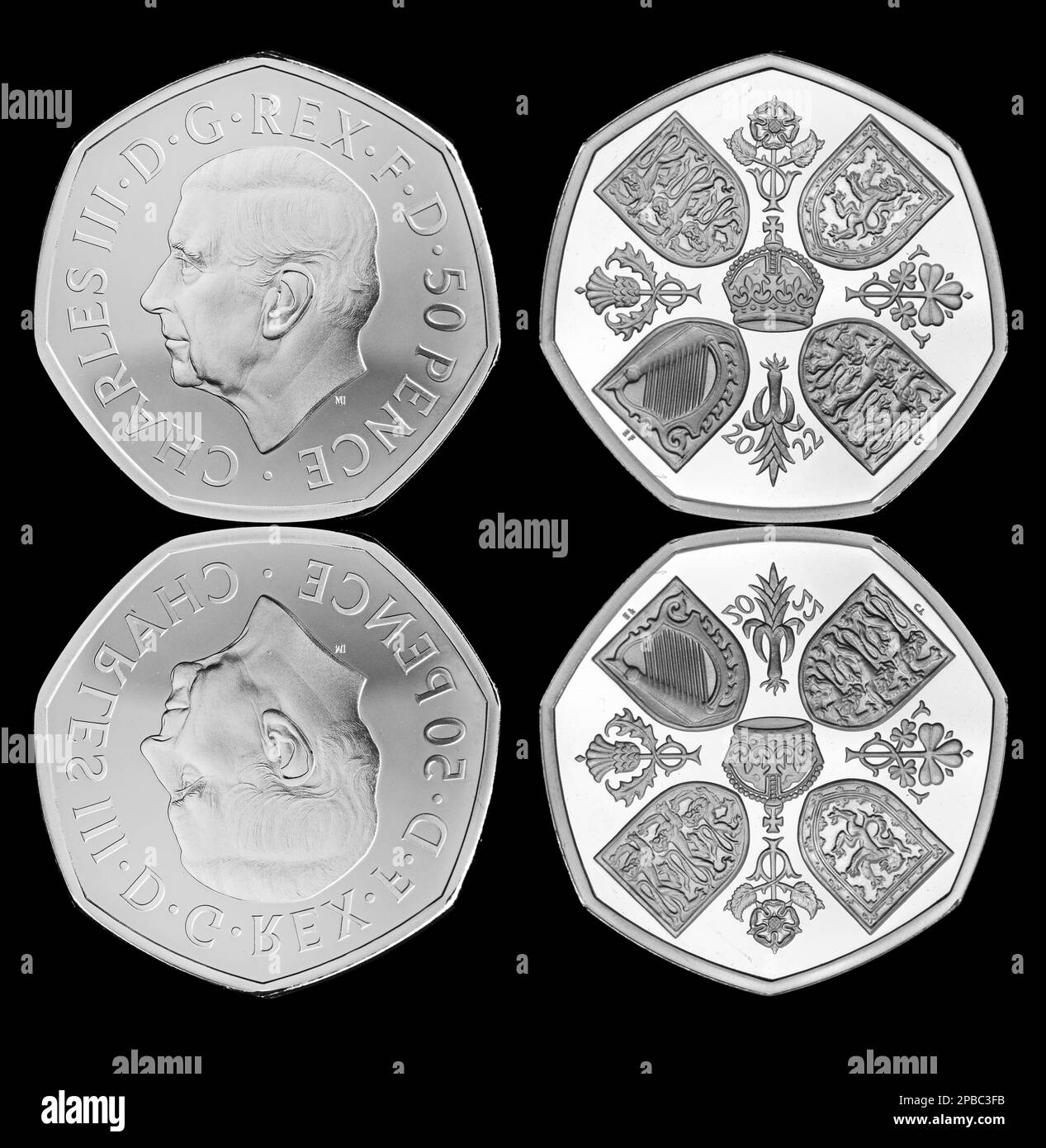 Die erste Münze mit König Karl III. Und der Krönungskrone zum Gedenken an Königin Elizabeth II. Ist 2022 Pence Stockfoto