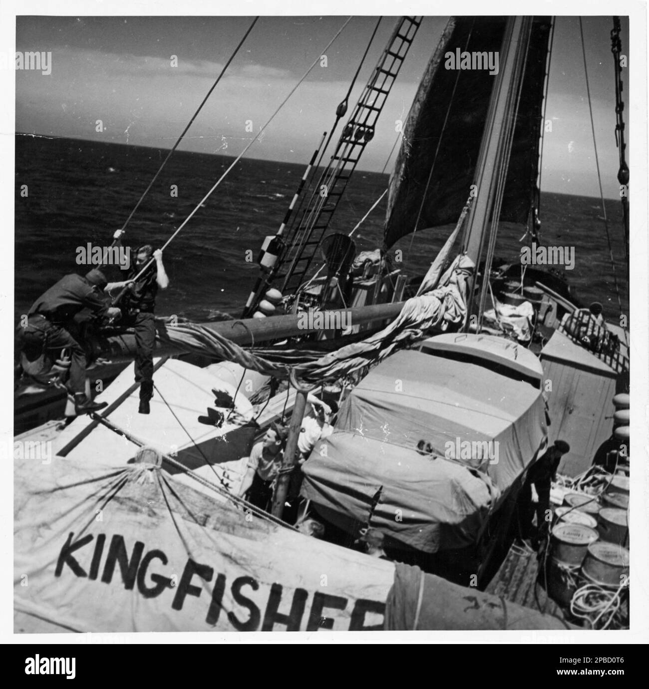 Deck der HMAS Wyatt Earp. Am 26. Dezember 1947 startete ein kleines ... Deck der HMAS Wyatt Earp. Am 26. Dezember 1947 startete ein kleines ...