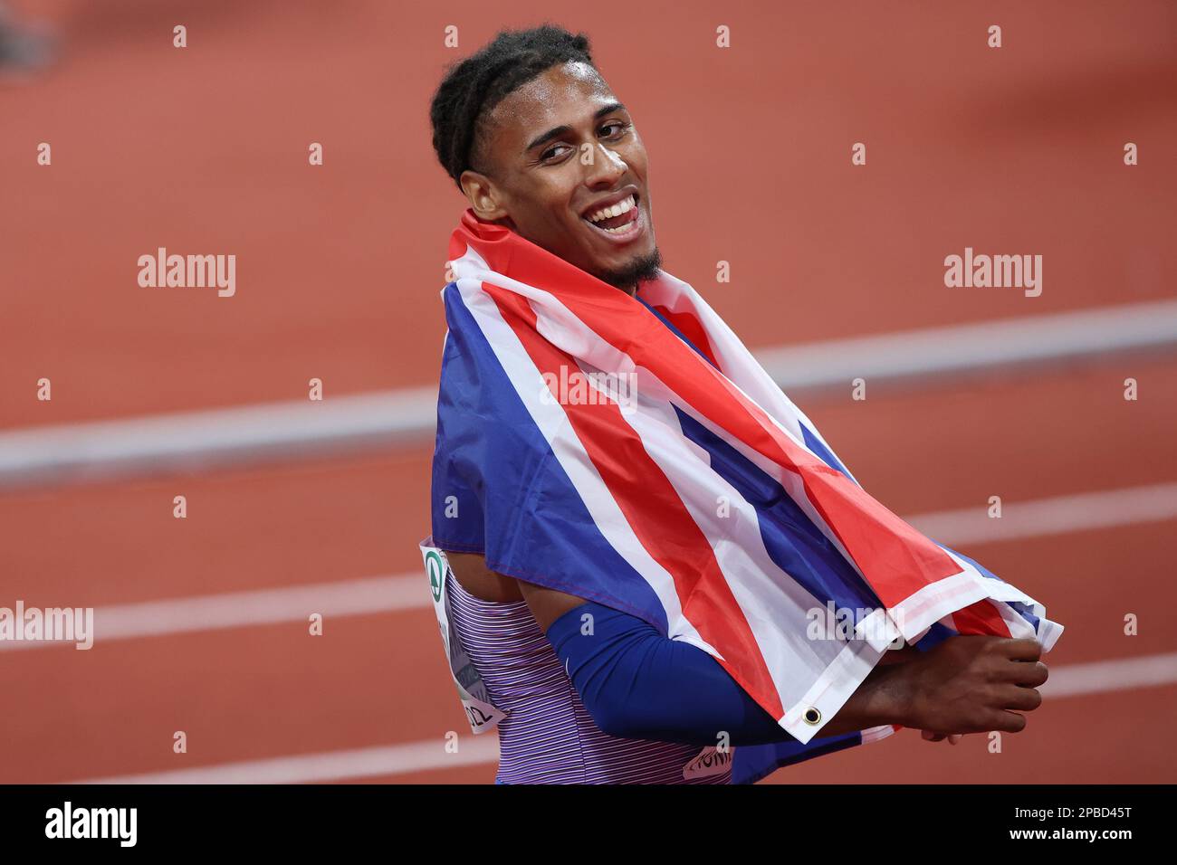 Alex HAYDOCKWILSON feiert nach dem Gewinn einer Bronzemedaille in den