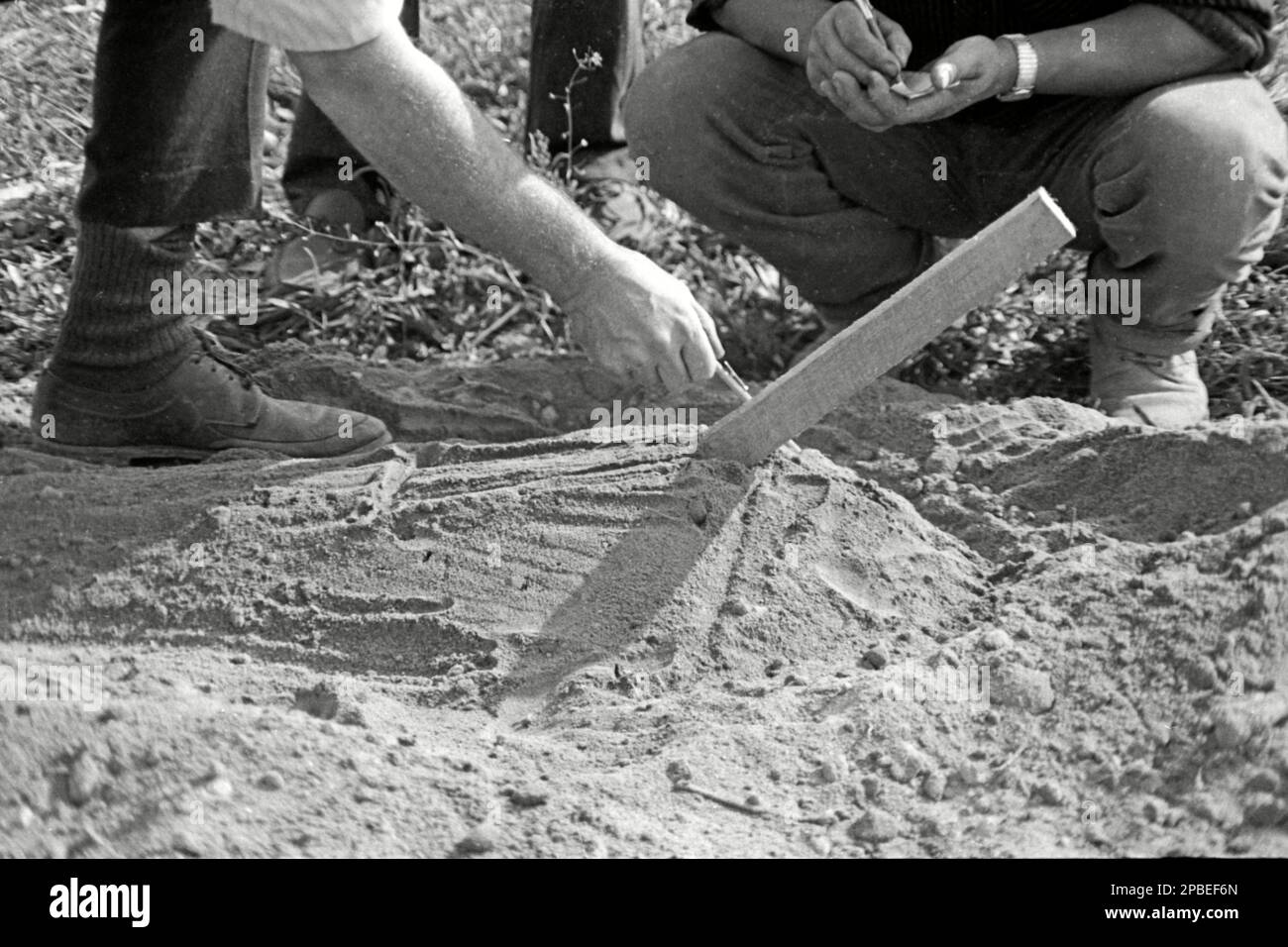 Verwendung eines maßstabsgetreuen Modells zur Unterstützung beim Bau einer großen Kunstinstallation in London, Ontario, Kanada. 1971 Stockfoto