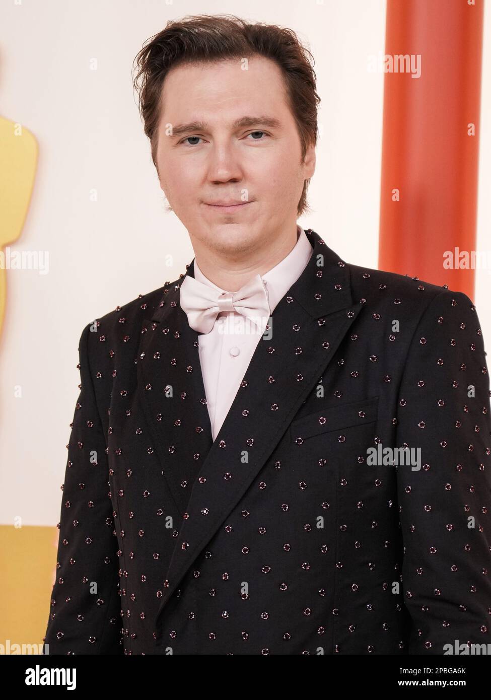 Los Angeles, Kalifornien, USA. 12. März 2023. Paul Dano läuft auf dem roten Teppich bei den Academy Awards 95., die am 12. März 2023 von der Academy of Motion Picture Arts and Sciences im Dolby Theatre in Los Angeles, Kalifornien, verliehen werden. (Foto: Sthanlee B. Mirador/Sipa USA) Guthaben: SIPA USA/Alamy Live News Stockfoto