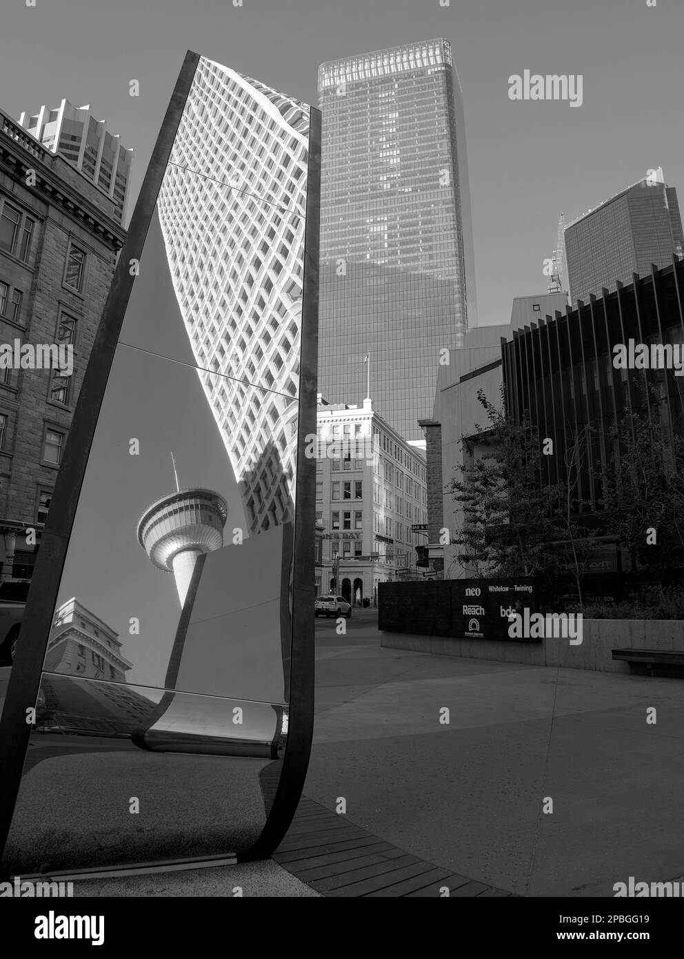 Überlegungen zu den Gebäuden in der Innenstadt von Calgary Stockfoto