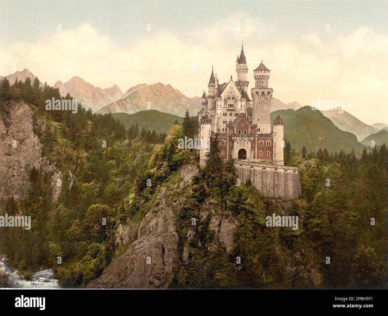 1864 Ca , Bayern , Deutschland :Schloss NEUSCHWANSTEIN , vom König von Bayer LUDWIG II ( Louis ) von Wittelsbach , König von Bayern , bekannt als " Mad King Ludwig " ( 25. August 1845 - 13. Juni 1886 ). Photochrom, 1895 Ca. König von Bayern von 1864 bis zu seinem Tod. Ludwig stieg im Alter von 18 Jahren nach dem Tod seines Vaters auf den bayerischen Thron. Seine Jugend und sein grüblerisches Aussehen machten ihn in Bayern und im Ausland sehr beliebt. Eine seiner ersten Taten war die offizielle Schirmherrschaft seines Idols, des deutschen Opernkomponisten Richard Wagner - RE - REALI - ROYAL - nobili - Nobiltà - BAVIERA - m Stockfoto