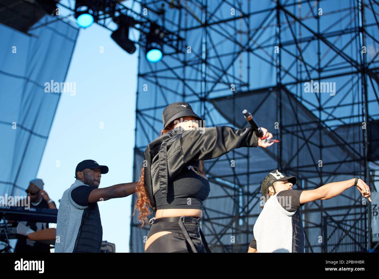 Miami Gardens, Florida, USA. 12. März 2023 Hauptbühne: Keyshia Cole während des Jazz in the Gardens Musikfestivals im Hard Rock Stadium in Miami Gardens, FL. Kredit: Yaroslav Sabitov/Yes Market Media/Alamy Live News Stockfoto