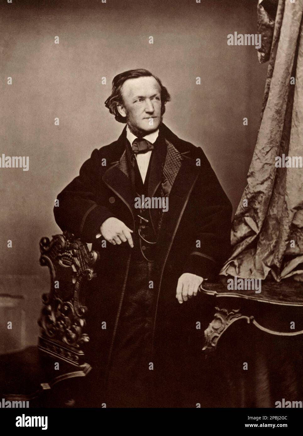1858 Ca , München , Deutschland : der deutsche Musikkomponist RICHARD WAGNER ( 1813 - 1883 ) . Foto von Franz Hanfstaengl - MUSIK - KLASSIK - MUSICA CLASSICA - LIRICA - OPER - BAYERN - BAYERN - Compositore - Musicista - Porträt - Rituto - COMPOSITORE - OPÉRA LIRICA - MUSICISTA - Kragen - colletto - CRAVATTA - KRAWATTE - ARCHIVIO GBB Stockfoto