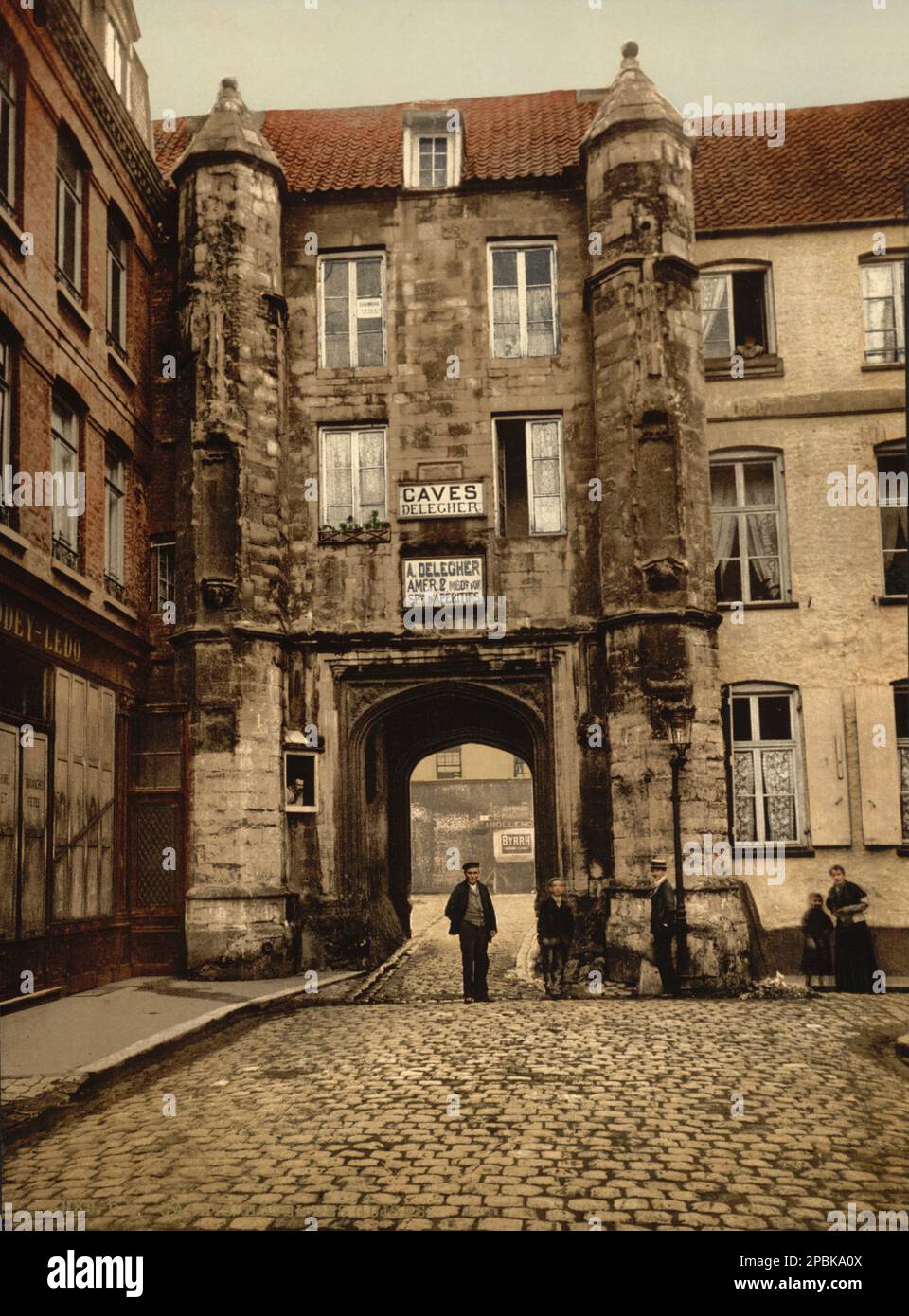 1895 Ca , CALAIS , FRANKREICH : das HOTEL DES GUISES . Fotochromdruckfarben , herausgegeben von Detroit Publishing Co . Pubblishing , USA . - FOTO STORICHE - GESCHICHTSFOTOS - GEOGRAFIA - GEOGRAFIE - ARCHITEKTUR - ARCHITETTURA - HAUS - CASA - HAUS - VECCHIA EUROPA - ALTES EUROPA - FRANCIA --- ARCHIVIO GBB Stockfoto