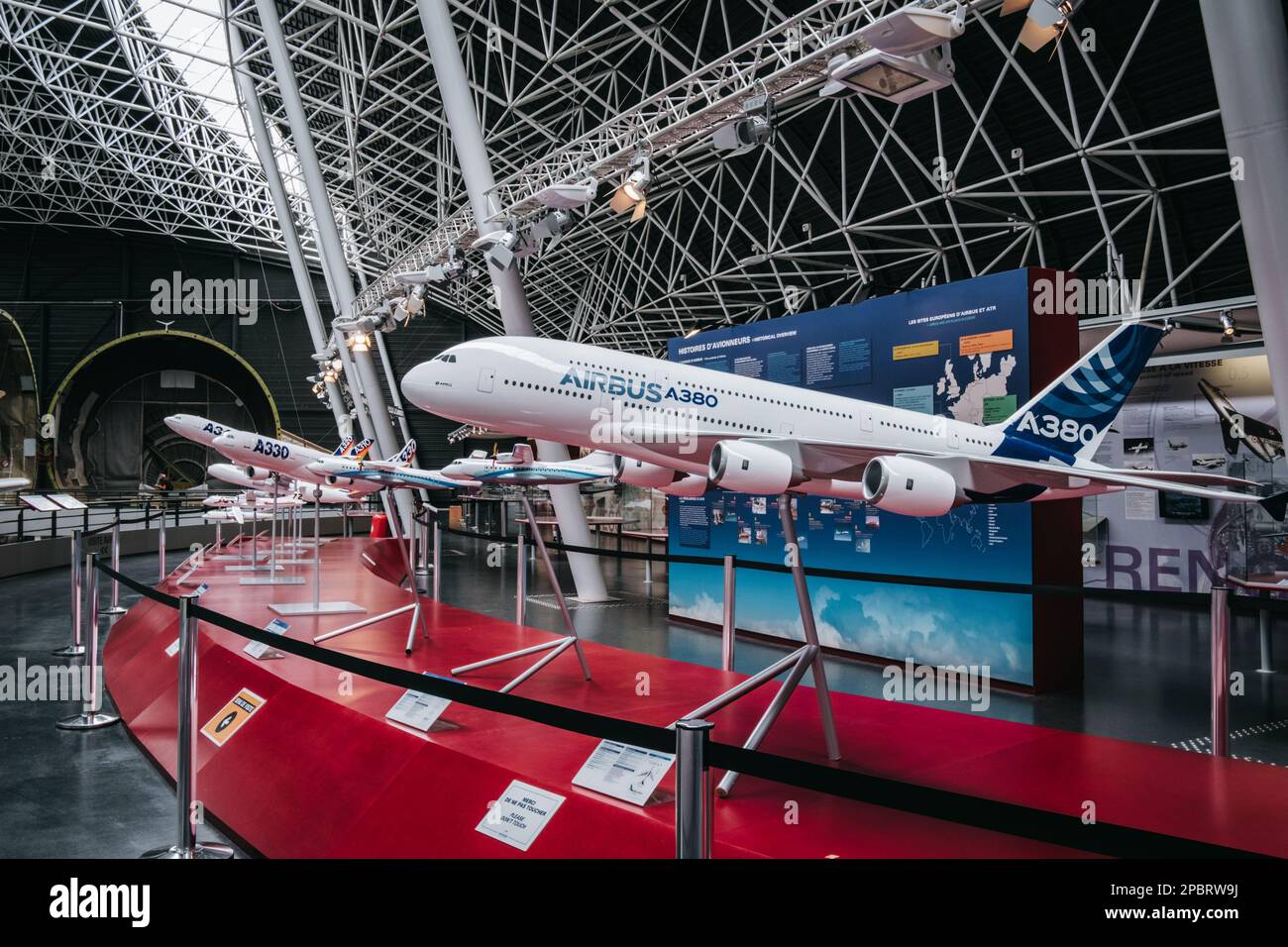 Modelle von Airbus-Flugzeugen im Aeroscopia Museum bei Toulouse im Süden Frankreichs (Haute Garonne) Stockfoto