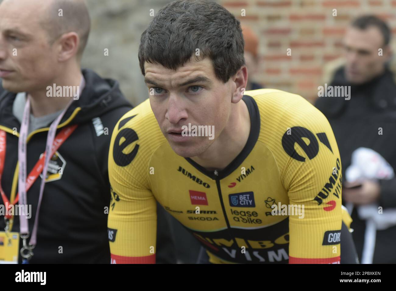 FONTAINEBLEAU - FRANKREICH - 6. MÄRZ 2023: Edoardo Affini auf dem professionellen Radrennen Paris Nizza 2023 Stockfoto