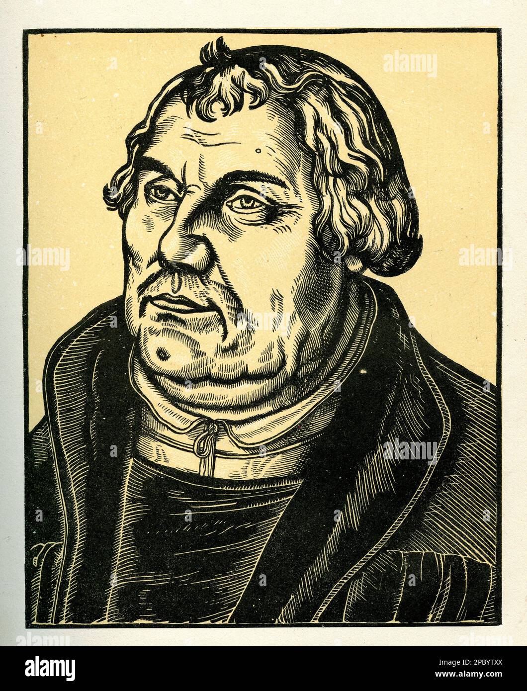 Lucas Cranachs Porträt von Martin Luther zeigt den religiösen Führer mit einem strengen Ausdruck und einem entschlossenen Blick. Luther trägt einen Mönchstrauß. Das Gemälde spiegelt die Essenz der protestantischen Reformation und Luthers Schlüsselrolle darin wider. Stockfoto