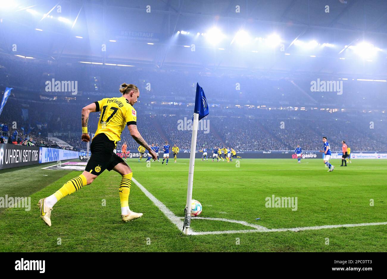 Bundesliga, Veltins Arena, FC Schalke 04 gegen Borussia Dortmund; Marius Wolf (BVB) Stockfoto