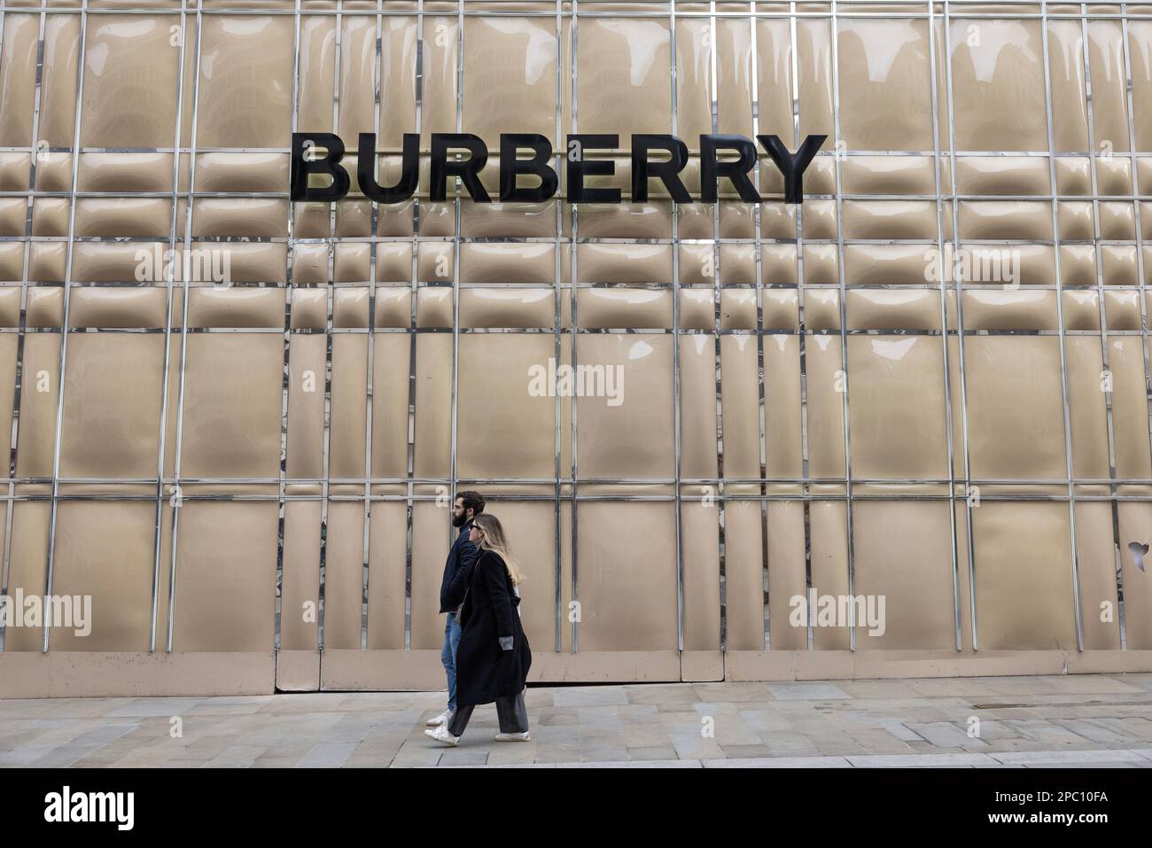 Burberry Boutique, Old Bond Street, Mayfair, London, England, UK Stockfoto