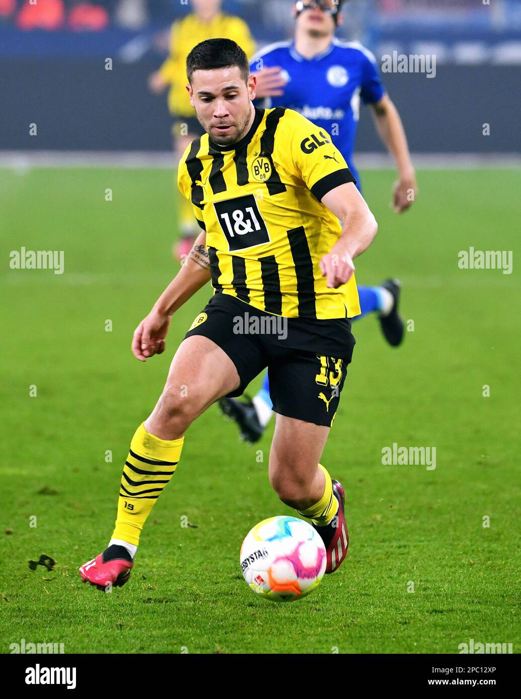 Bundesliga, Veltins Arena, FC Schalke 04 gegen Borussia Dortmund; Raphael Guerreiro (BVB) Stockfoto