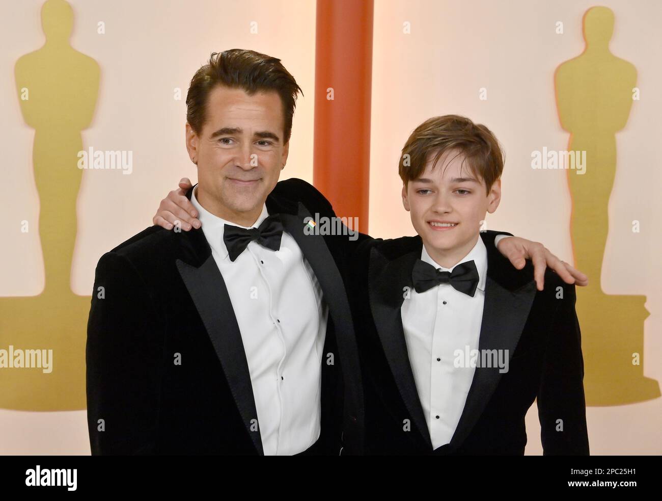 (L-R) Colin Farrell und Henry Tadeusz nehmen am Sonntag, den 12. März 2023, an den jährlichen Academy Awards 95. im Dolby Theatre in der Hollywood-Abteilung von Los Angeles Teil. Foto: Jim Ruymen/UPI Stockfoto