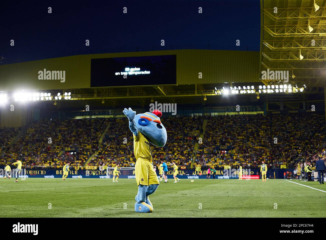 Gelbes U-Boot-Fußballteam Villarreal CF Maskottchen während des Spiels LaLiga Santander zwischen Villarreal CF und Real Betis im Estadio de la Ceramica, Stockfoto