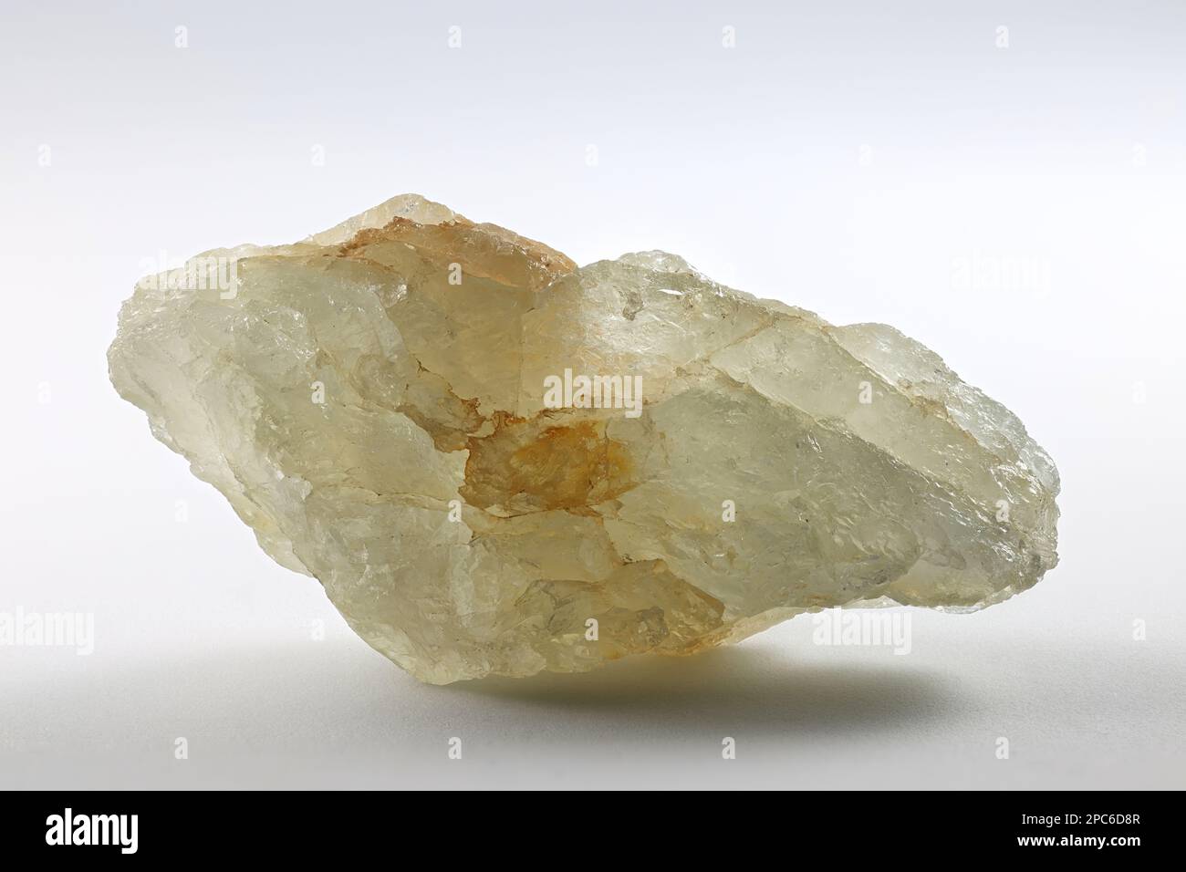 Beryl ist ein Mineral, das aus Beryllium-Aluminiumsilicat und einem der wichtigsten Edelsteinminerale besteht Stockfoto