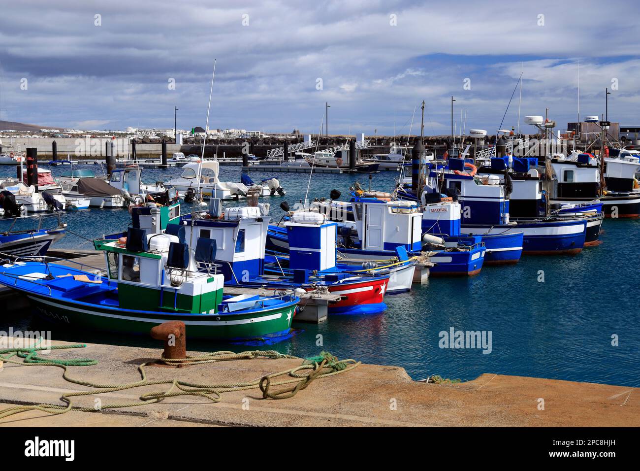Hafen Playa Blanca, Lanzarote, Kanarische Inseln. Stockfoto