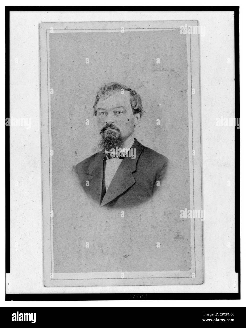 Hauptmann Louis Kimmel, Gewerkschaftsoffizier, Kopf-und-Schulter-Porträt, mit Blick nach vorne / P.W. Wolever, Fotograf, Lafayette, Ind. Titel erfunden von Library Staff, in: Adolph Metzner Fotoalbum ., no 71, Farb-Laserkopie als Ersatz, mit Vorder- und Rückseite des Fotos, abgelegt mit Suchhilfen für LOS 8751 im P&P Reading Room. Kimmel, Louis, Militärdienst, UnifForms, 1860-1870, USA, Geschichte, Bürgerkrieg, 1861-1865, Militäroffiziere, Gewerkschaft. Stockfoto