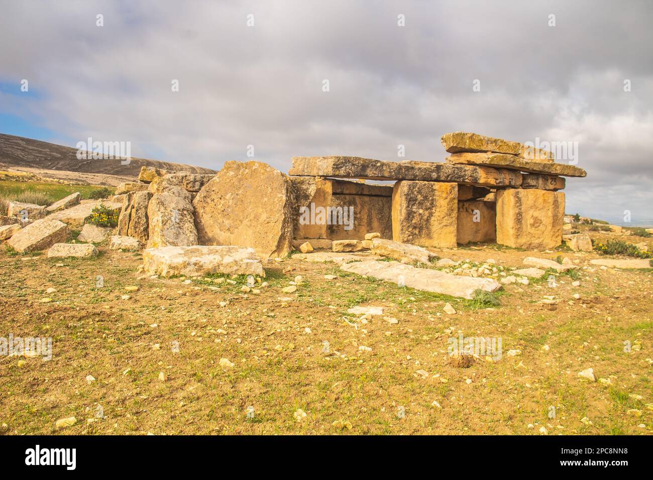 Dolmen in Westtunesien. Les Mégalithes d'Ellès, Kef, Tunesien, Erkundung der antiken Megalithen Stockfoto