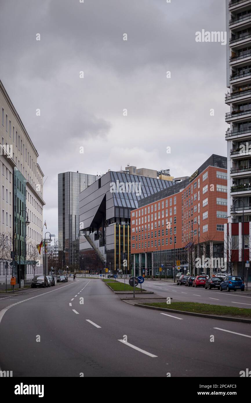 Berlin, Deutschland 12-29-2020 Axel Springer Neubau in Berlin, entworfen vom renommierten Architekten und Gründer von OMA Rem Koolhaas Stockfoto